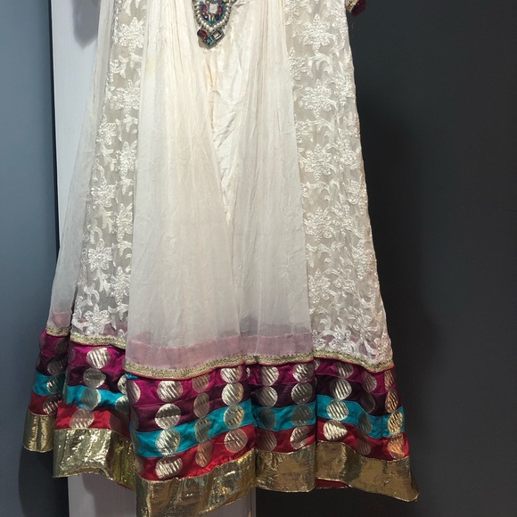 it's a designer dress i forgot designer name - Picture 6 of 8